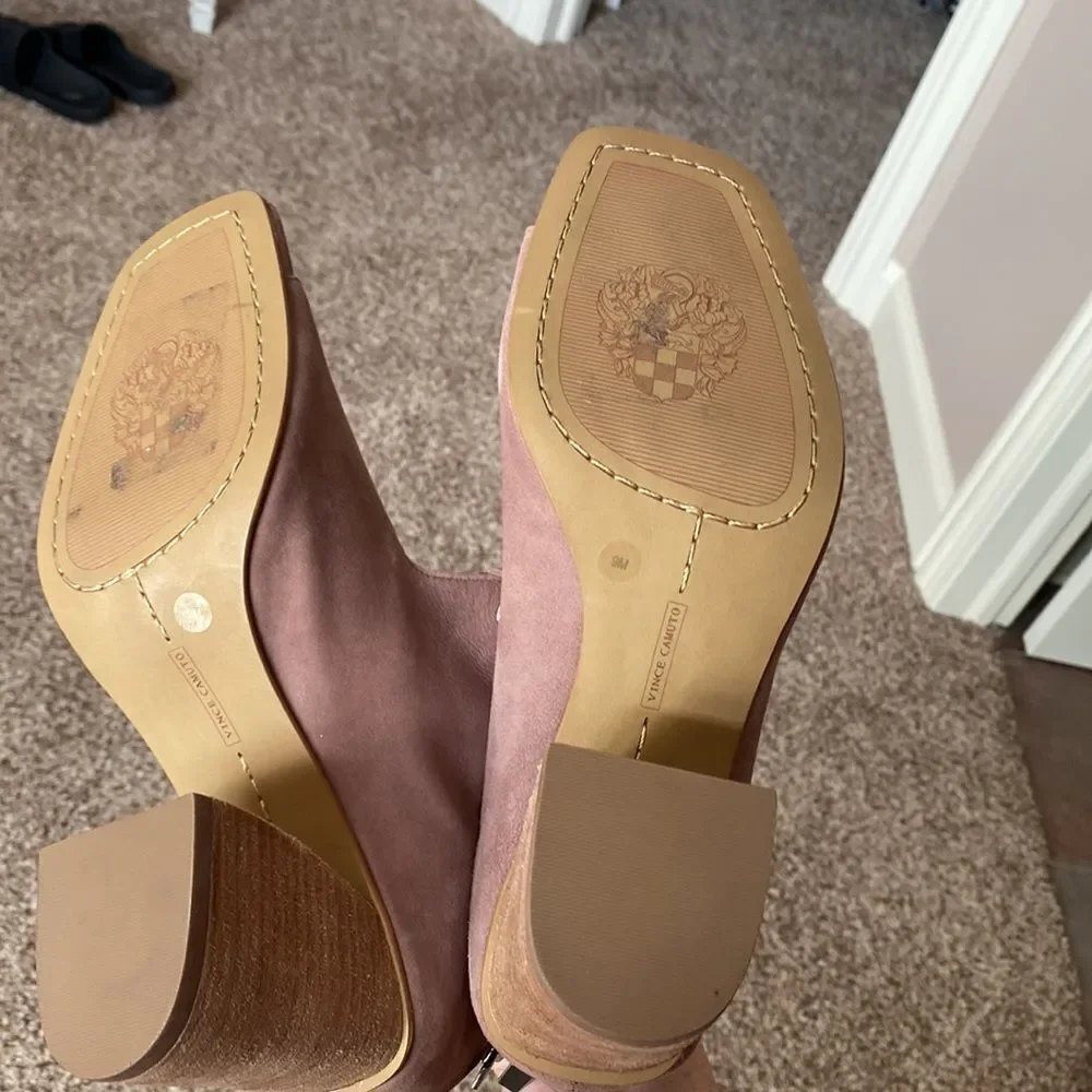 ❤️Vince Camuto Leather Heels (size 9) - Picture 5 of 6